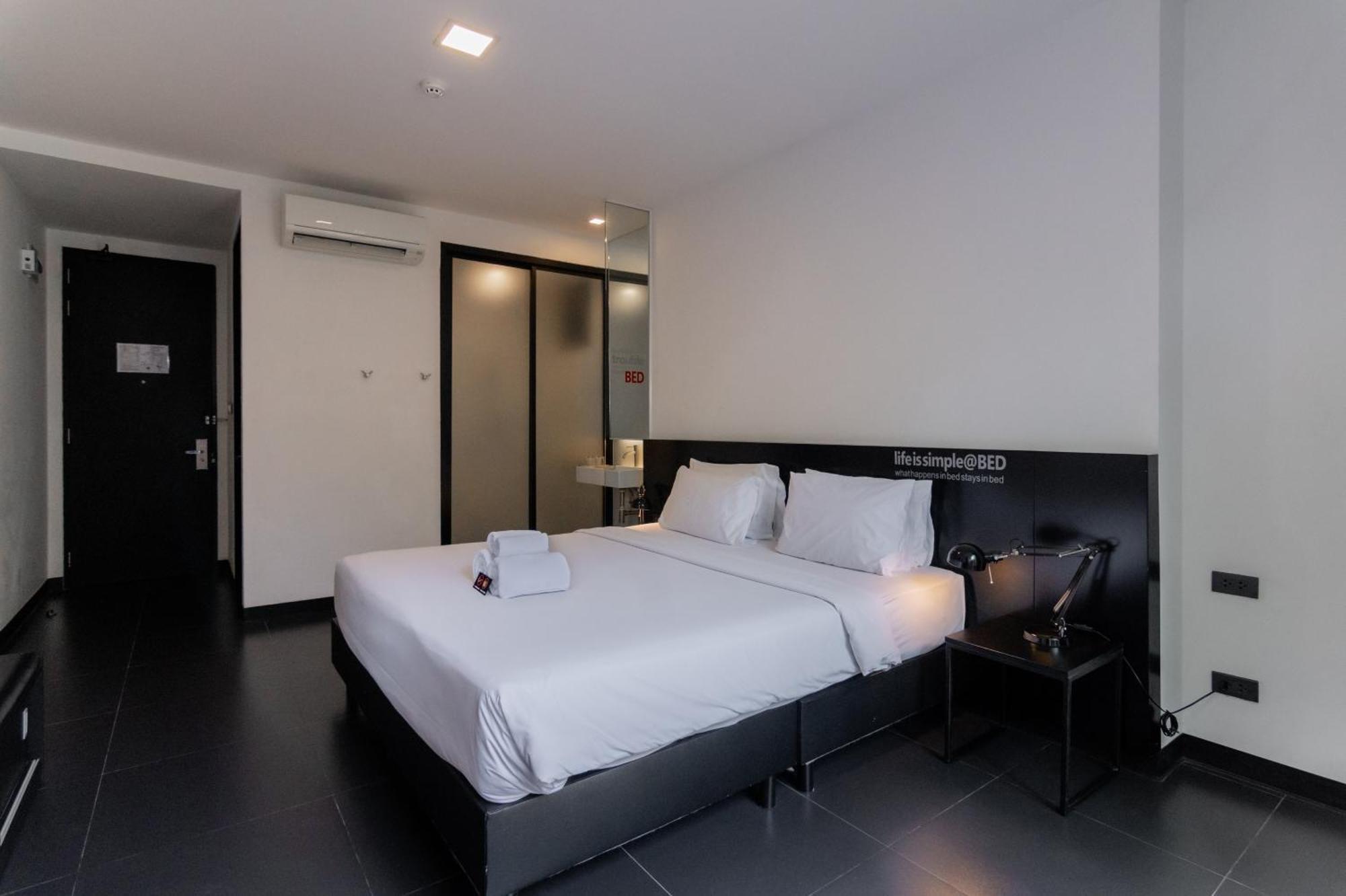 Bed Chiangmai Gate- Adults Only Hotell Chiang Mai Exteriör bild