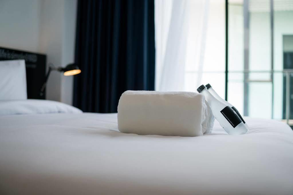 Bed Chiangmai Gate- Adults Only Hotell Chiang Mai Exteriör bild